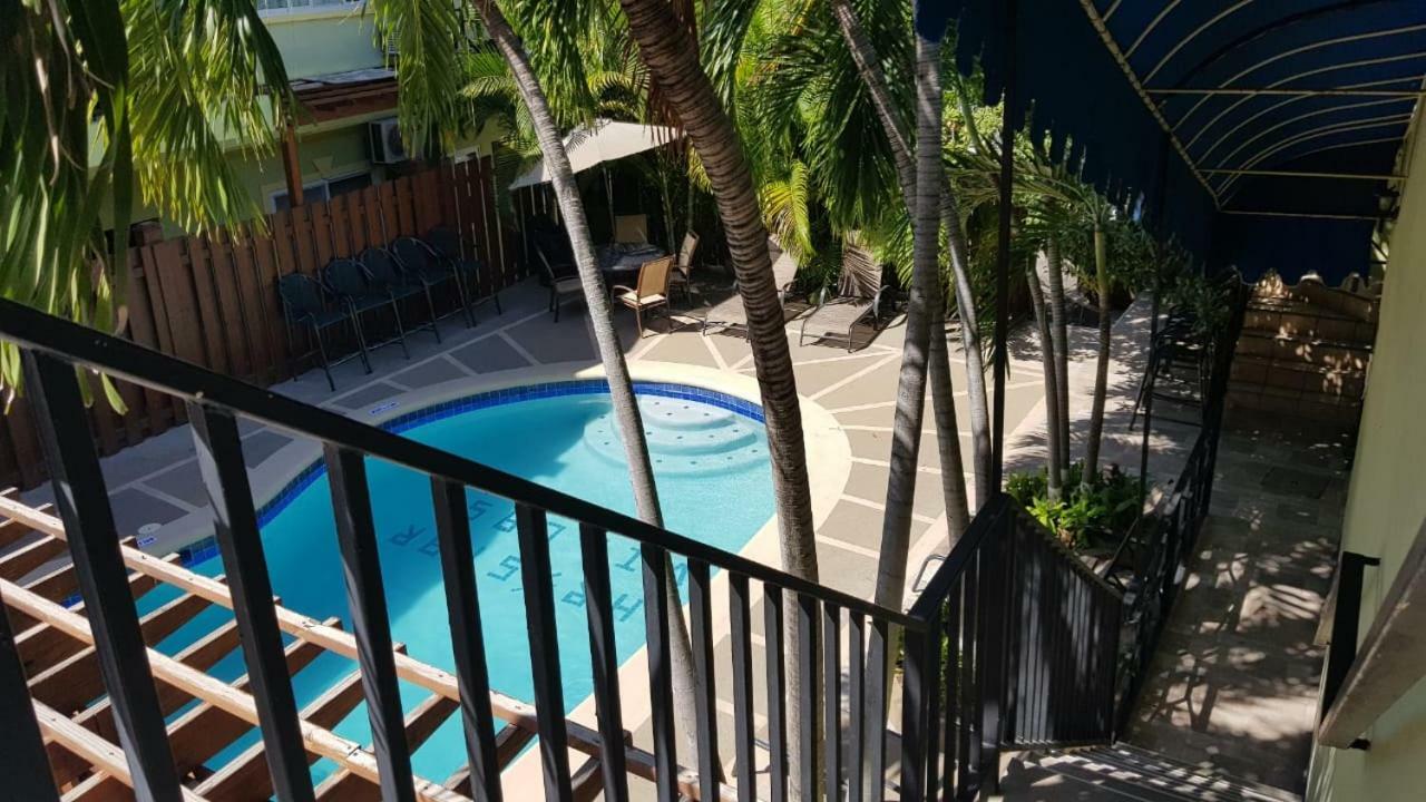 Christar Villas Hotel Kingston Exteriör bild