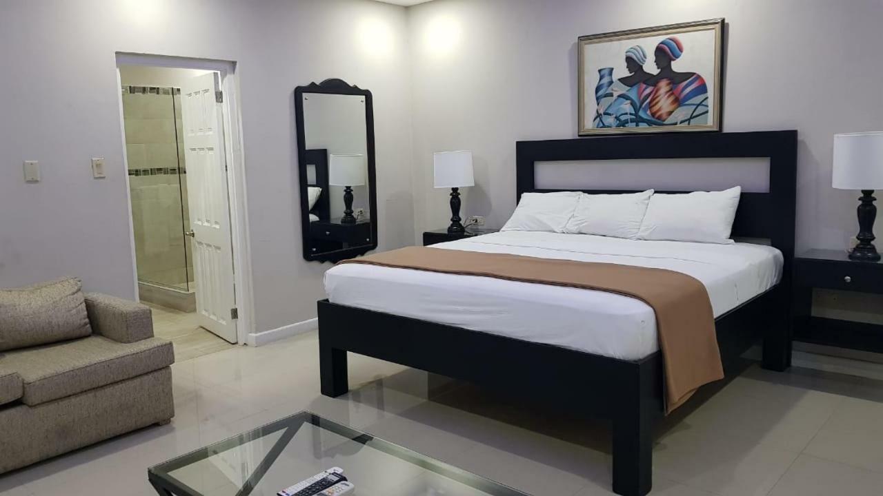 Christar Villas Hotel Kingston Exteriör bild